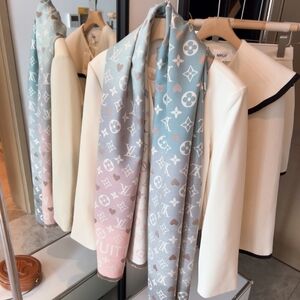 <AUTHENTIC>Louis Vuitton Scarf